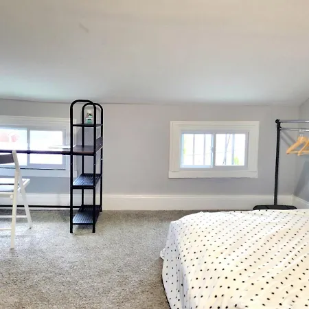 Budget Bed Room Near Downtown Inner Harbor W Free Parking